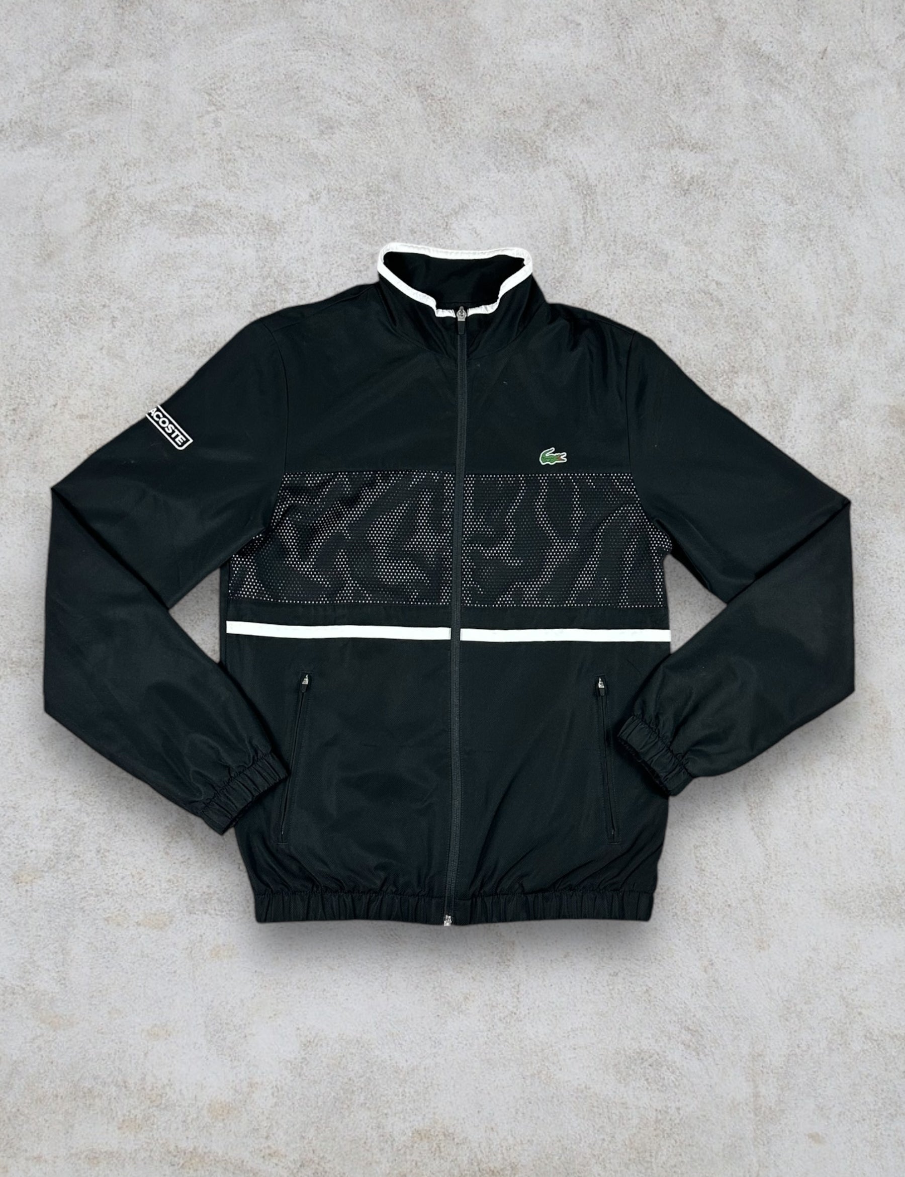Lacostejackeschwarzraphy.jpg