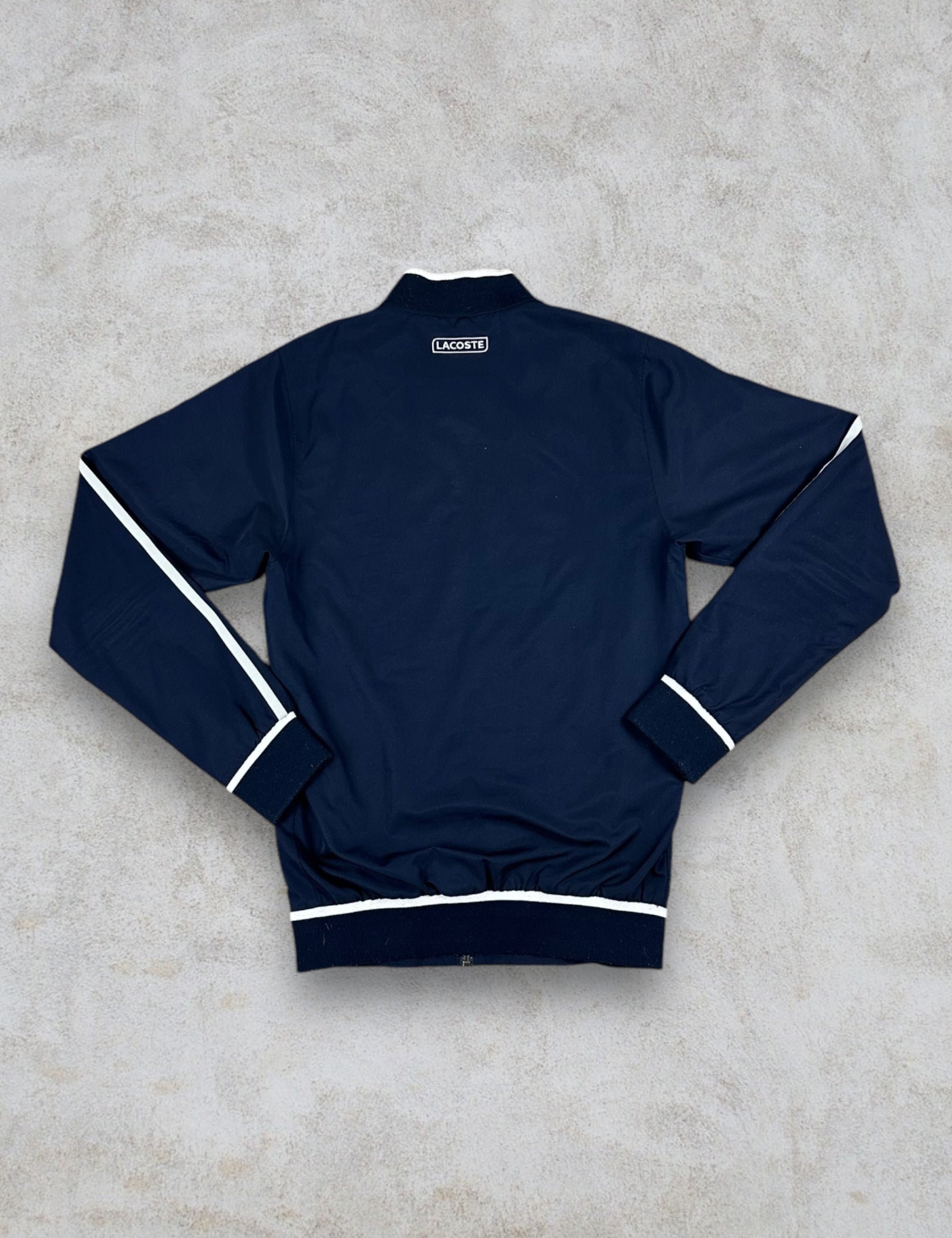 Lacostejblauweiss1.jpg